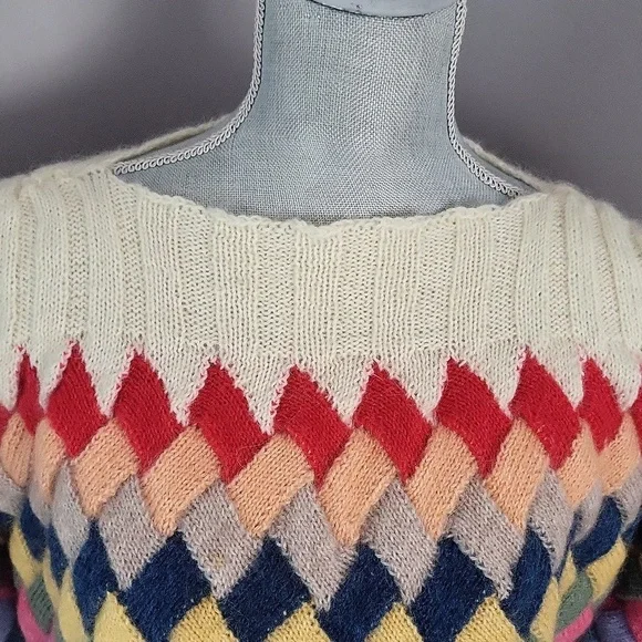 Multicolor Diamond Pattern Women's Sweater - Picture 3 of 16